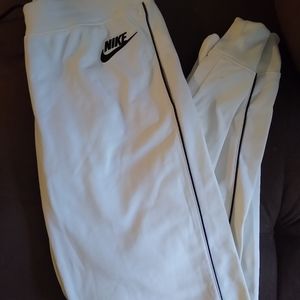 Nike joggers white